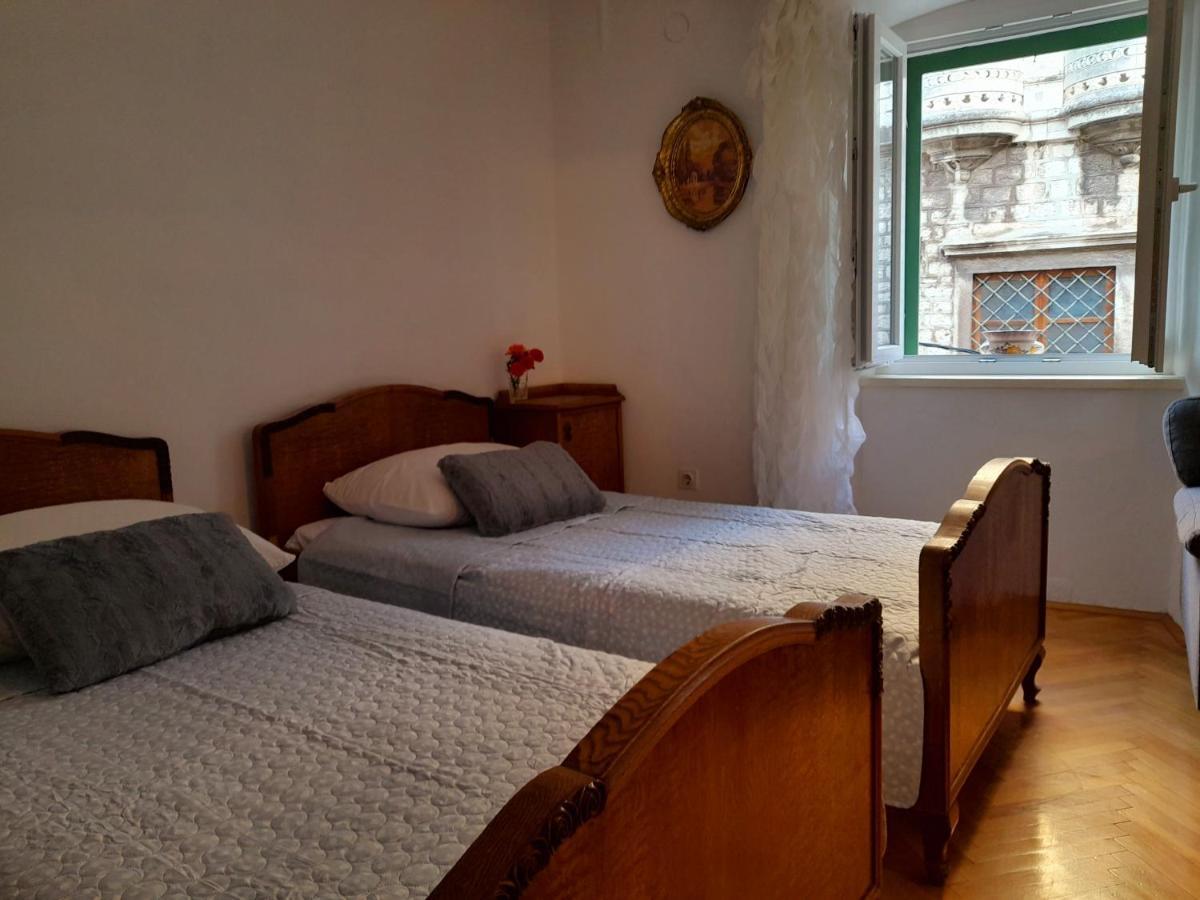 Two Bells Apartment Sibenik Ngoại thất bức ảnh